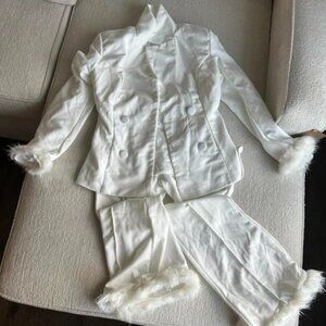 This SHEIN BAE Fuzzy Cuff Double Breasted Blazer in size small is a stylish and